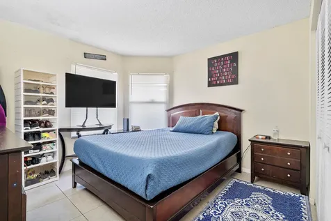 904 Magnolia Avenue North Lauderdale FL 33068