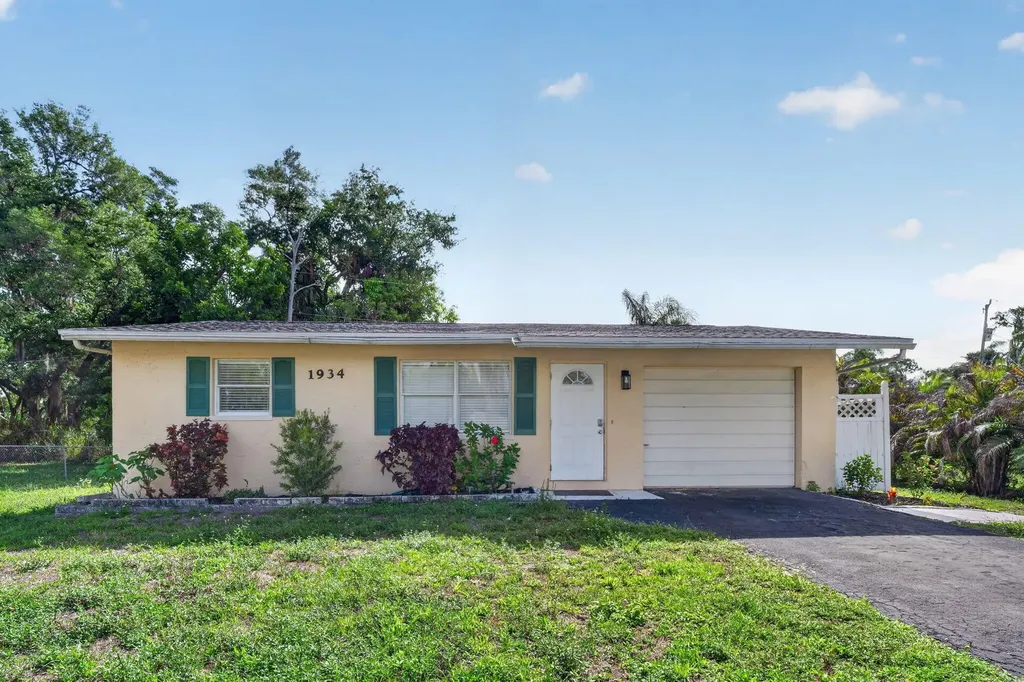 1934 Flamingo Drive North Fort Myers FL 33917