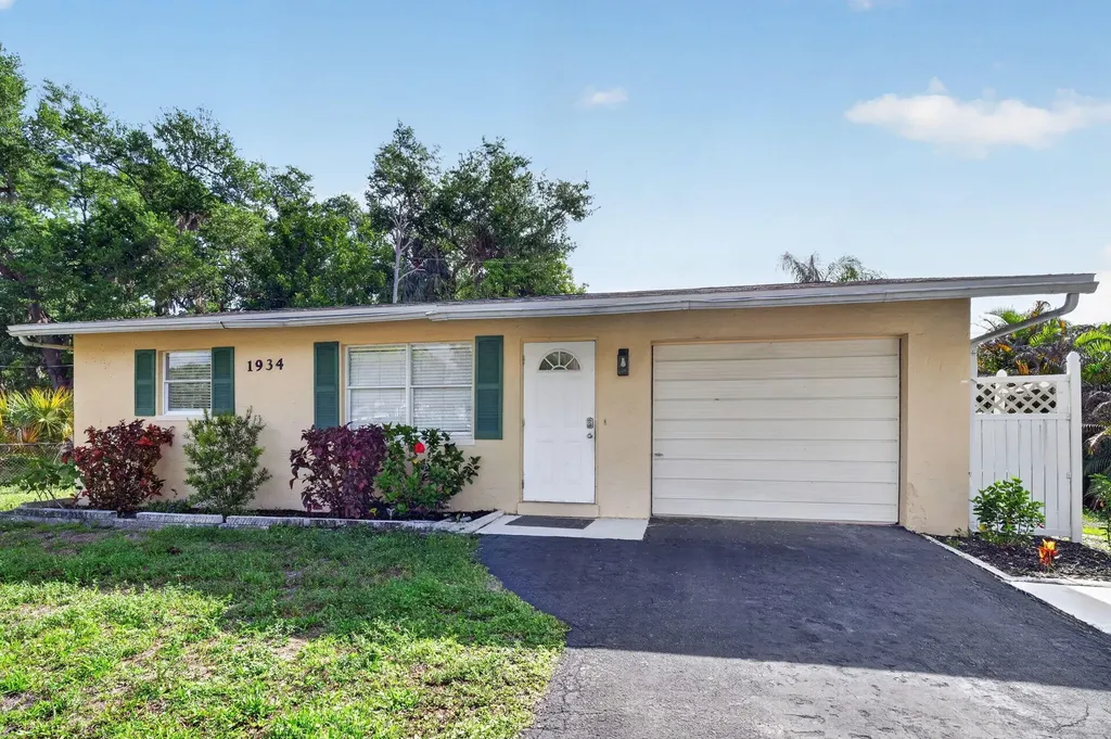 1934 Flamingo Drive North Fort Myers FL 33917