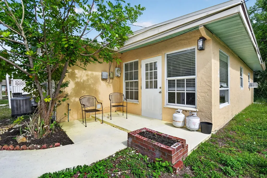 1934 Flamingo Drive North Fort Myers FL 33917