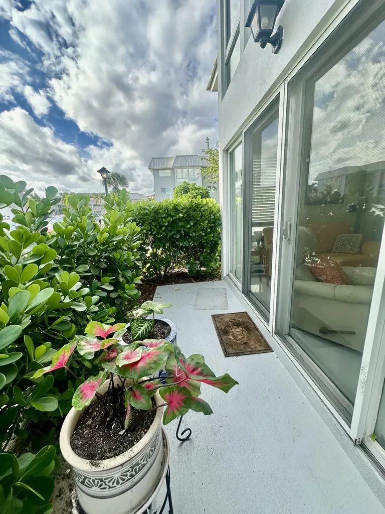 19 Colonial Club Drive Boynton Beach FL 33435