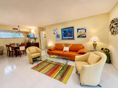 19 Colonial Club Drive Boynton Beach FL 33435