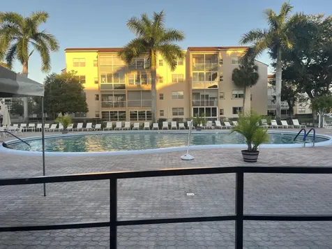 2871 Somerset Drive Lauderdale Lakes FL 33311