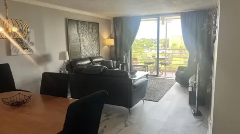 2871 Somerset Drive Lauderdale Lakes FL 33311