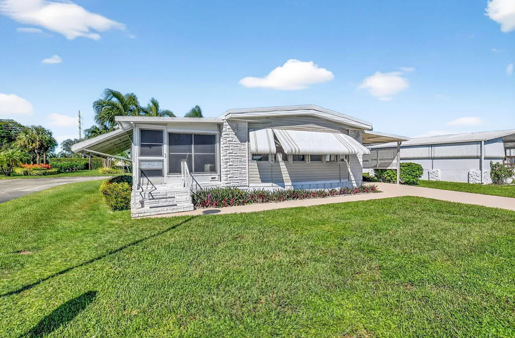 32011 Domingo Bay Boynton Beach FL 33436