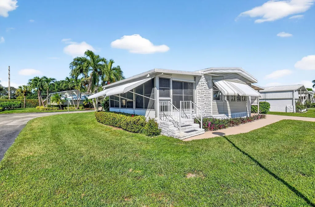 32011 Domingo Bay Boynton Beach FL 33436
