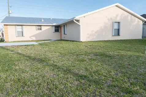 662 NW Bayshore Boulevard Port St Lucie FL 34983
