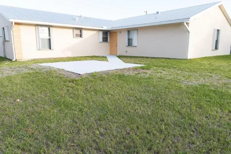 662 NW Bayshore Boulevard Port St Lucie FL 34983