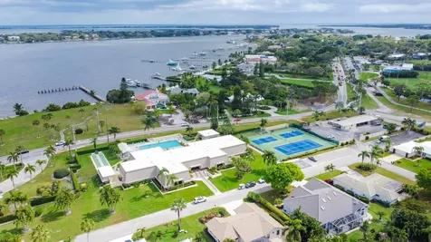 1800 SE Saint Lucie Boulevard Stuart FL 34996