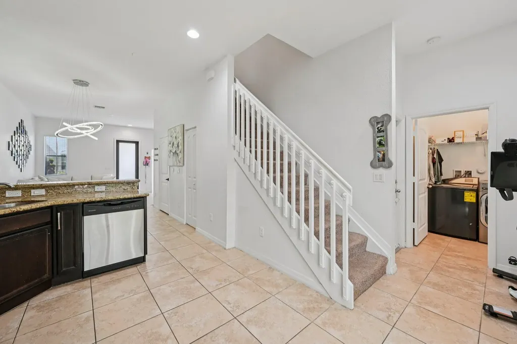 482 Graham Place Boynton Beach FL 33435