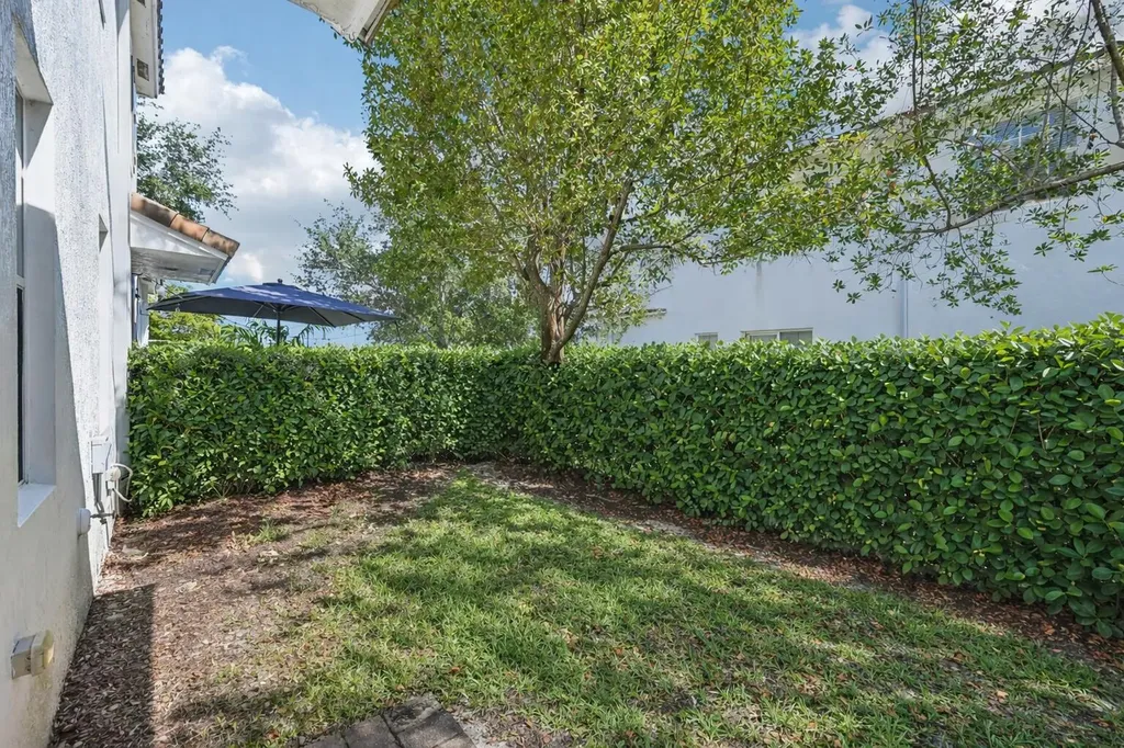 482 Graham Place Boynton Beach FL 33435