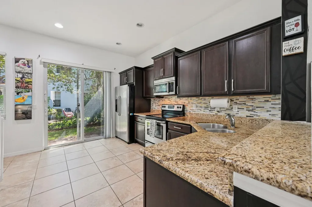 482 Graham Place Boynton Beach FL 33435