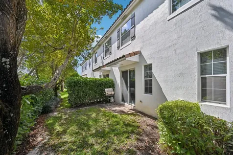 482 Graham Place Boynton Beach FL 33435