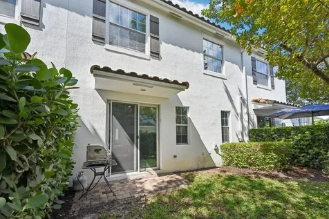 482 Graham Place Boynton Beach FL 33435