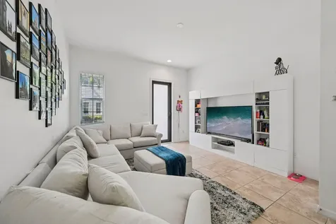 482 Graham Place Boynton Beach FL 33435