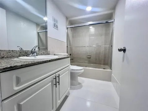 17350 NW 68th Avenue Hialeah FL 33015