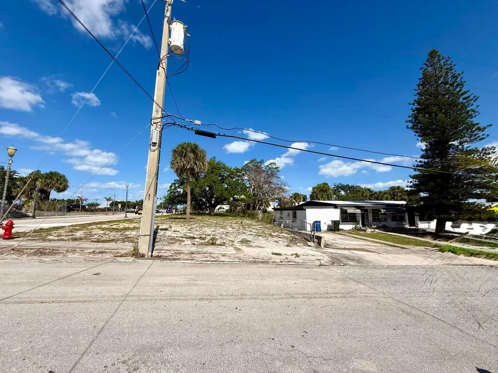 424 N 6th Street Fort Pierce FL 34950