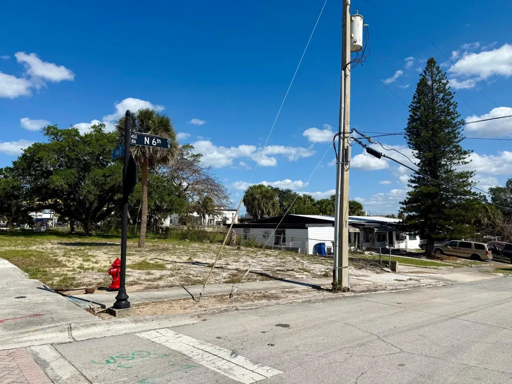 424 N 6th Street Fort Pierce FL 34950