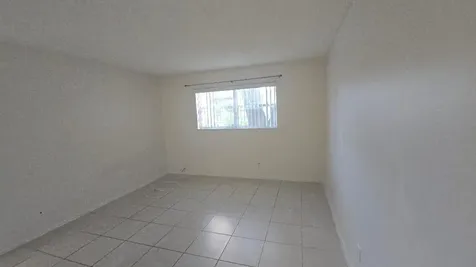 8040 N Colony Circle Tamarac FL 33321