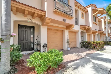 4742 Grand Cypress Circle N Coconut Creek FL 33073