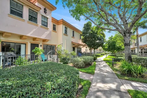 4742 Grand Cypress Circle N Coconut Creek FL 33073