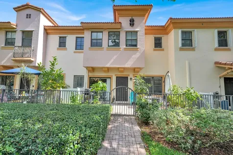 4742 Grand Cypress Circle N Coconut Creek FL 33073