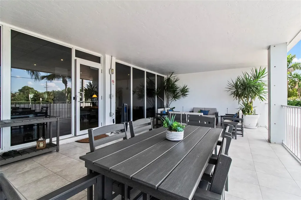 800 SE 20th Avenue Deerfield Beach FL 33441