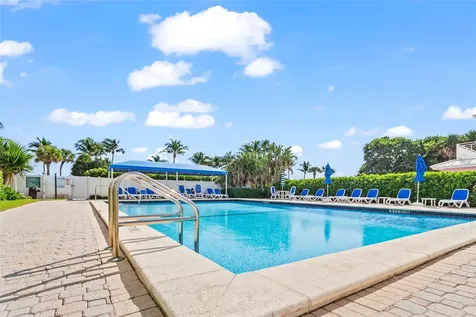 800 SE 20th Avenue Deerfield Beach FL 33441