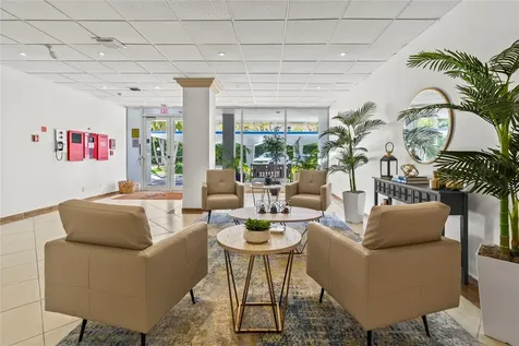 800 SE 20th Avenue Deerfield Beach FL 33441