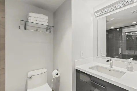 800 SE 20th Avenue Deerfield Beach FL 33441