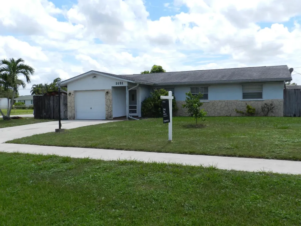 3151 Pinehurst Drive Lake Worth FL 33467