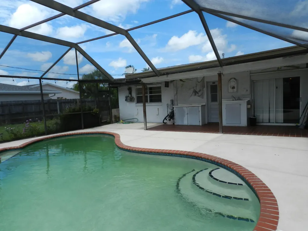 3151 Pinehurst Drive Lake Worth FL 33467