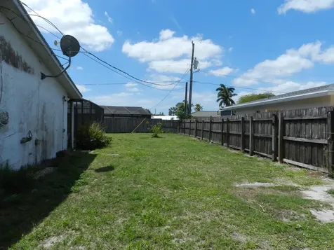 3151 Pinehurst Drive Lake Worth FL 33467