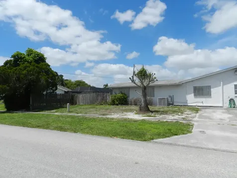 3151 Pinehurst Drive Lake Worth FL 33467
