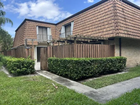 1014 10th Lane Greenacres FL 33463