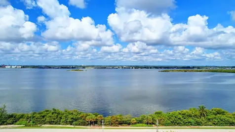 5440 N Ocean Drive Riviera Beach FL 33404