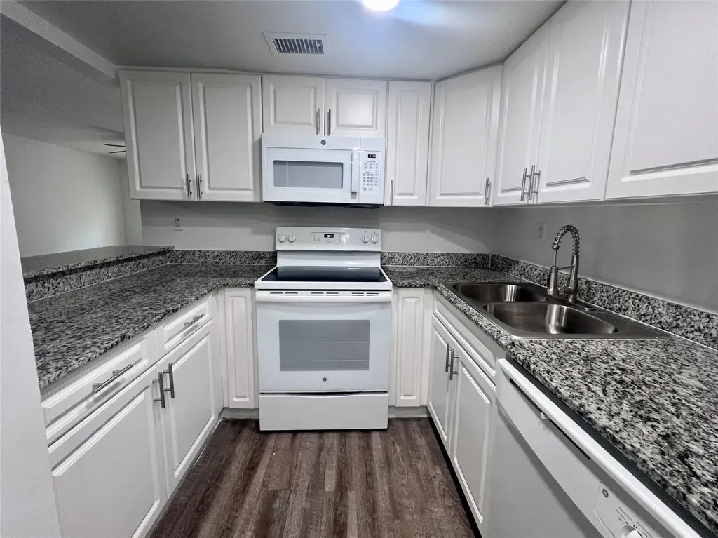 17350 NW 68th Avenue Hialeah FL 33015