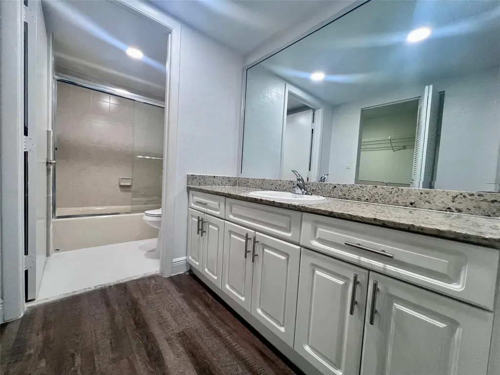 17350 NW 68th Avenue Hialeah FL 33015