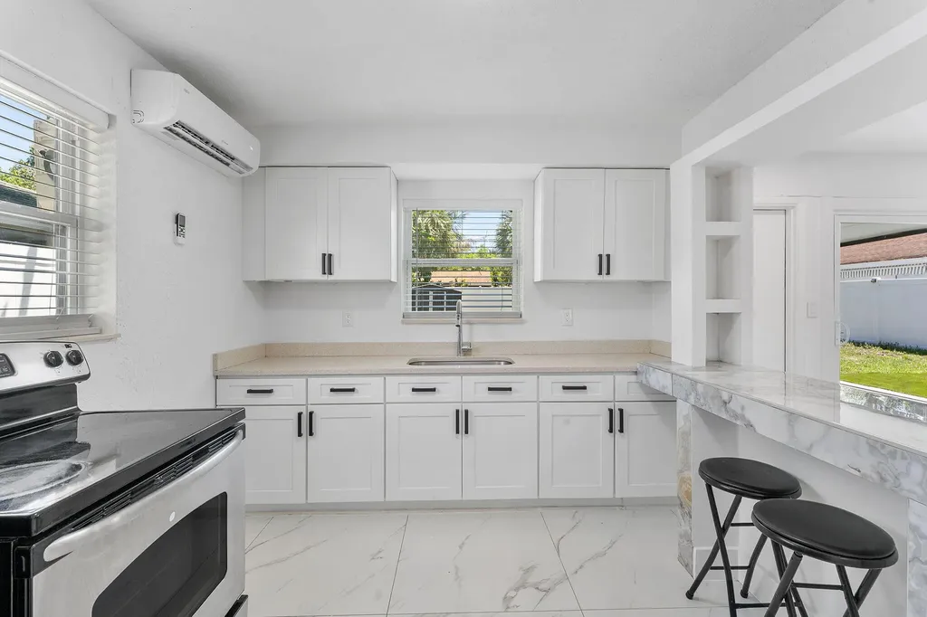 822 S C Street Lake Worth Beach FL 33460
