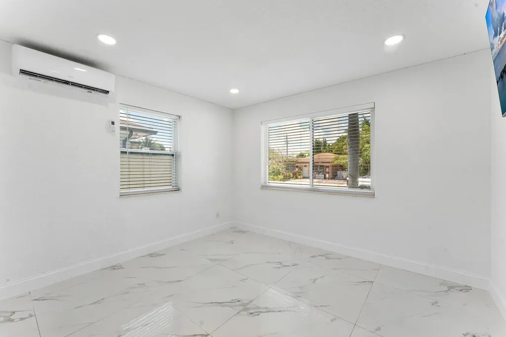 822 S C Street Lake Worth Beach FL 33460