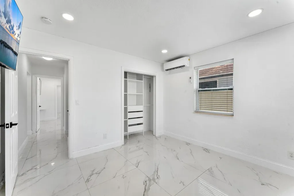 822 S C Street Lake Worth Beach FL 33460