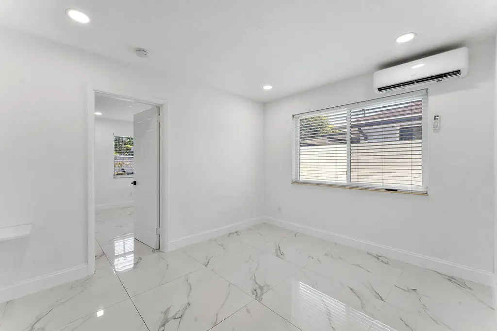 822 S C Street Lake Worth Beach FL 33460