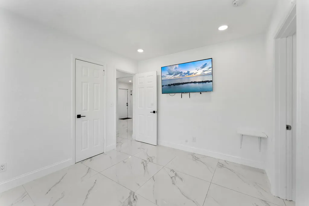 822 S C Street Lake Worth Beach FL 33460