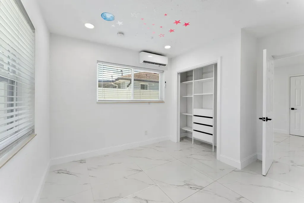 822 S C Street Lake Worth Beach FL 33460