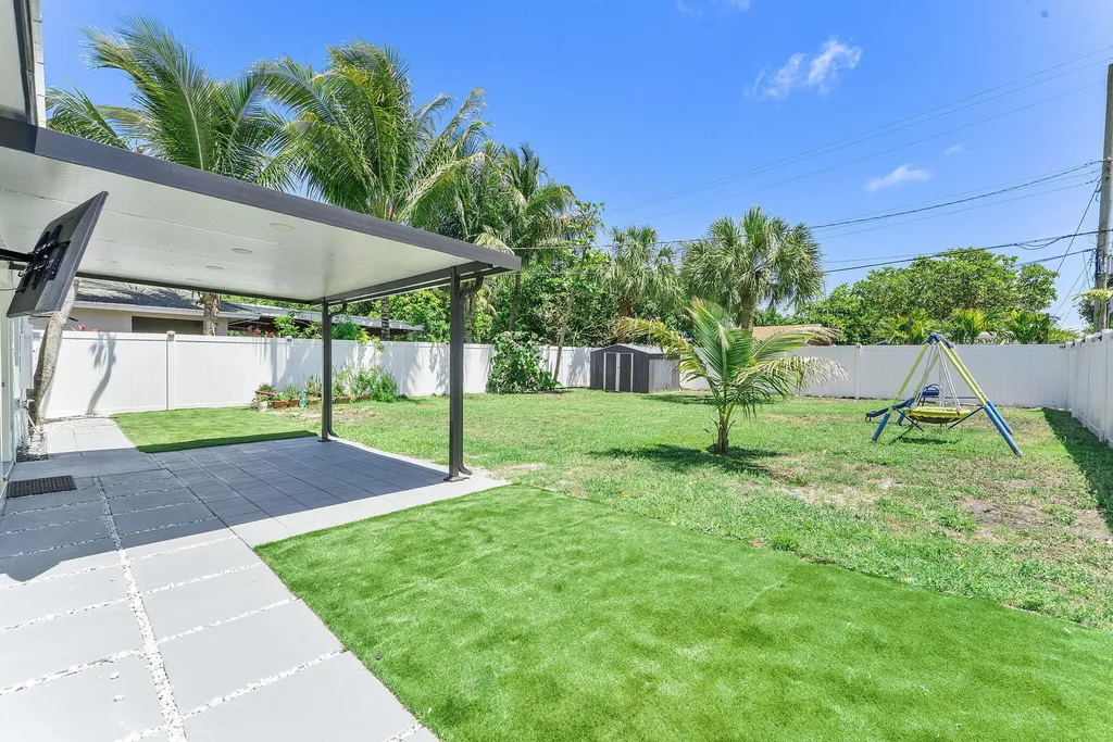 822 S C Street Lake Worth Beach FL 33460