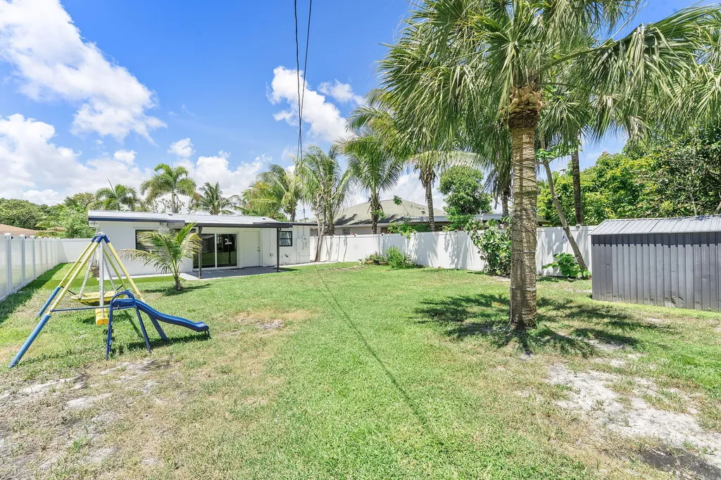 822 S C Street Lake Worth Beach FL 33460