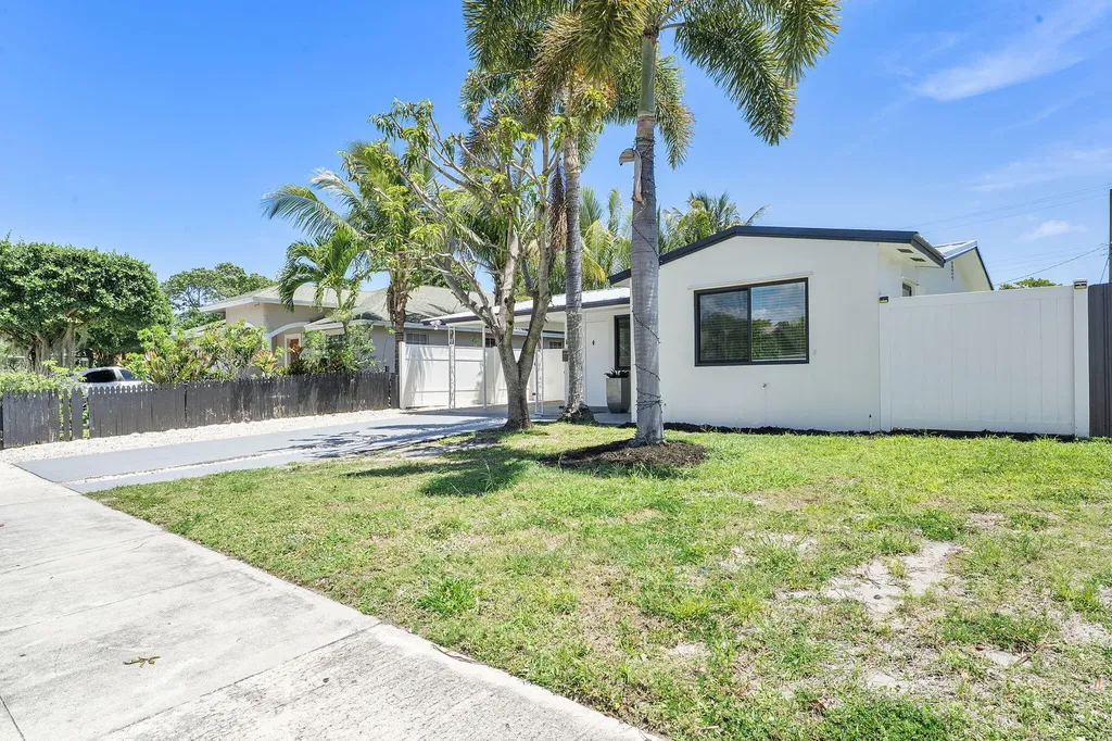 822 S C Street Lake Worth Beach FL 33460