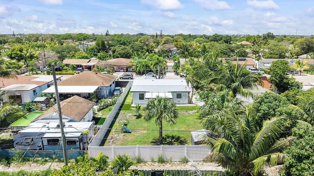 822 S C Street Lake Worth Beach FL 33460