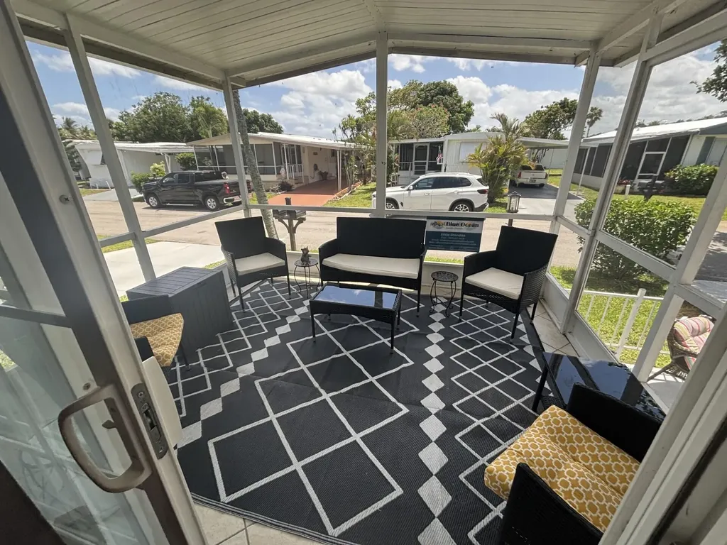 1813 Sabel Drive Deerfield Beach FL 33442
