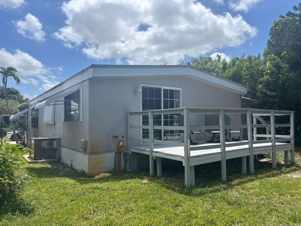 1813 Sabel Drive Deerfield Beach FL 33442